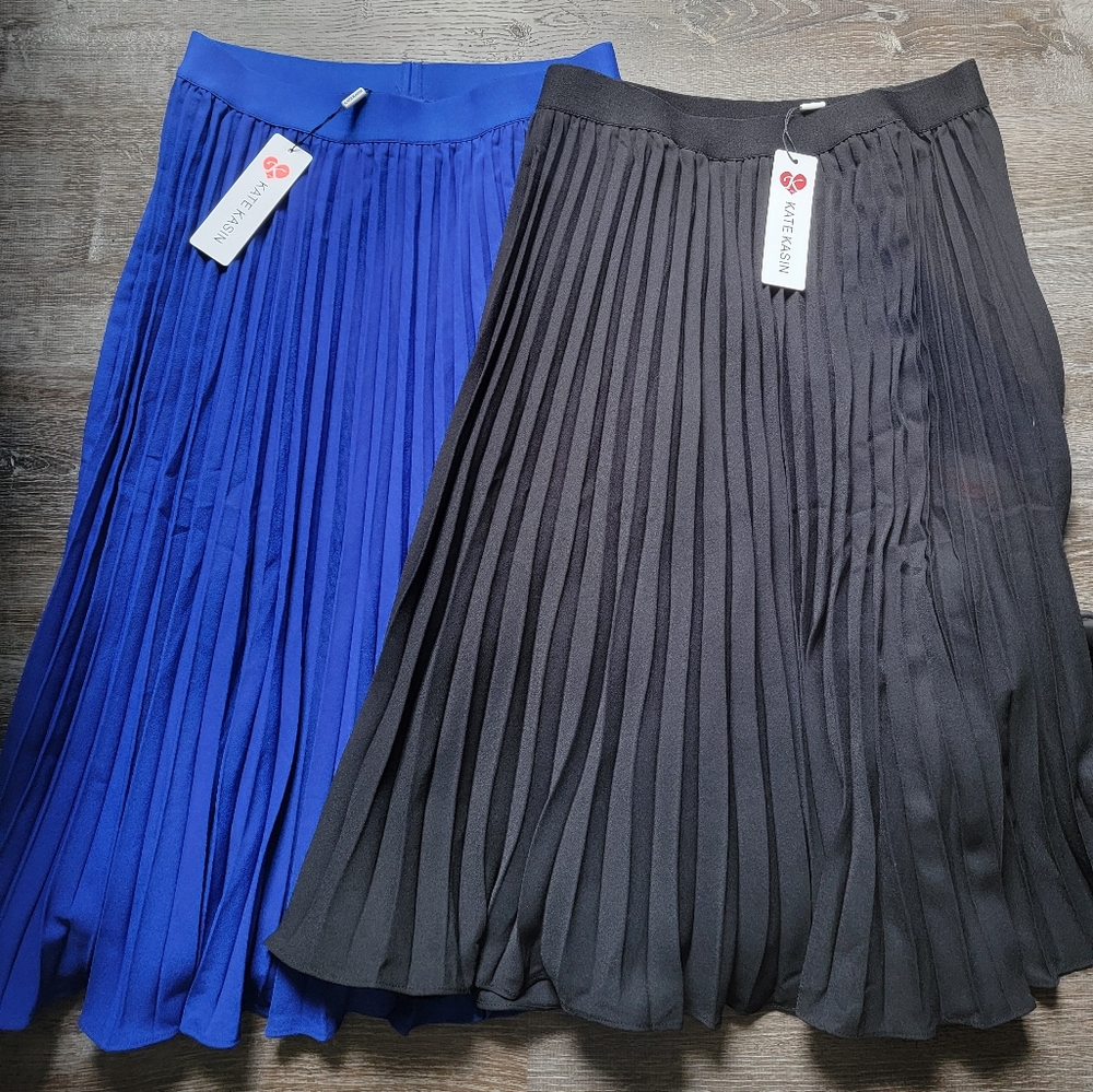 NWT, M Set of 2 pleated stretchy waist skirts, black and blue